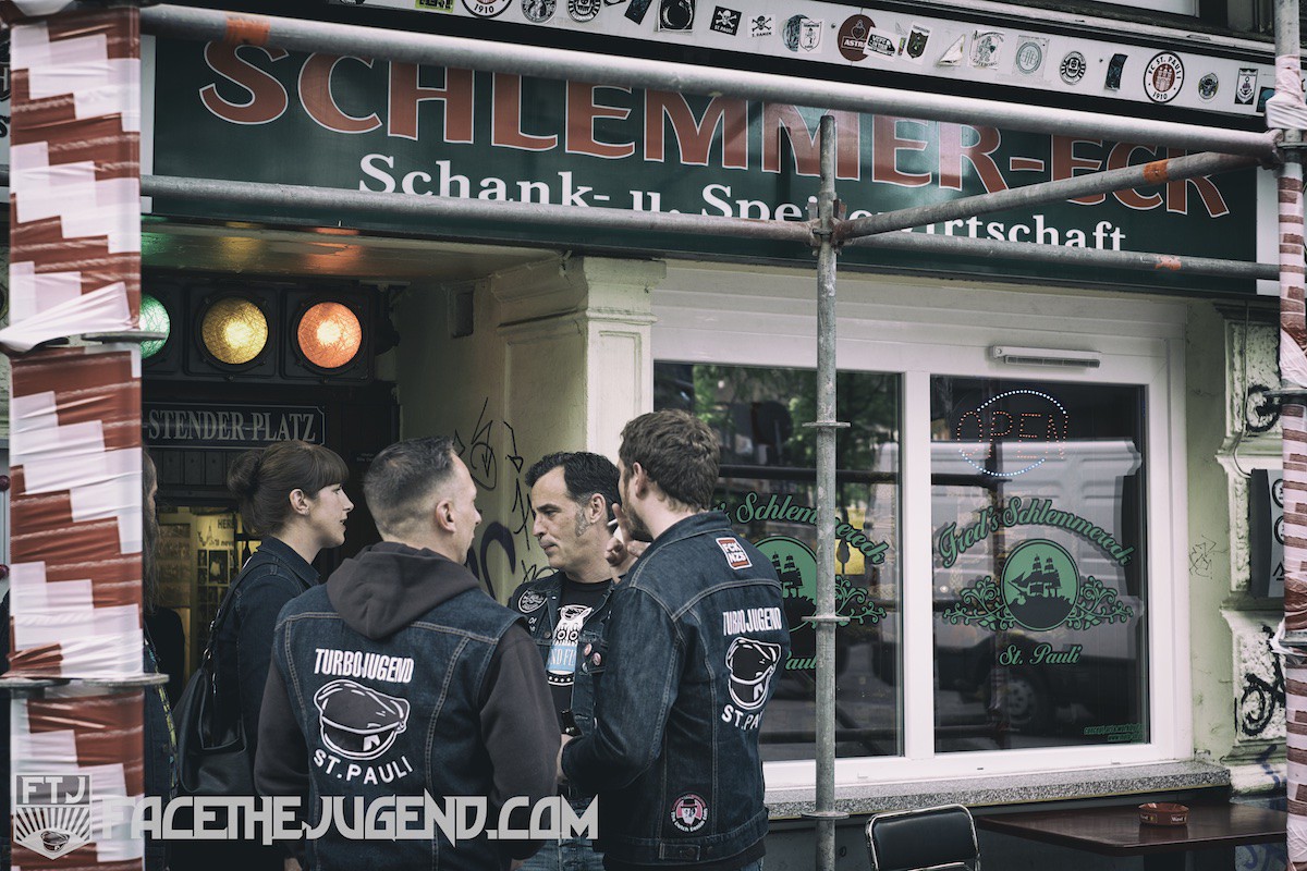 Face the Jugend at Schlemmereck by Miroslav Menschenkind