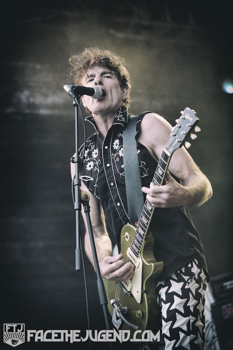 A Pony named Olga live at Glockenschlag Festival Hamburg 2015 by Miroslav Menschenkind