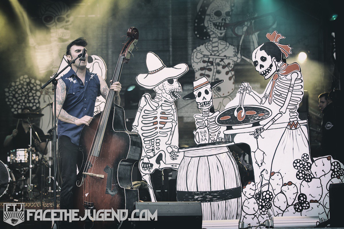 A Pony named Olga live at Glockenschlag Festival Hamburg 2015 by Miroslav Menschenkind